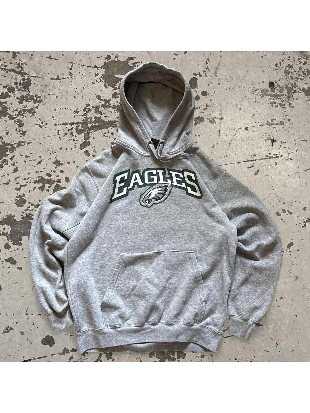 Beautiful vintage early 200s boxy fit Philadelphia Eagles hoodie.